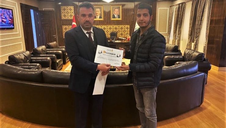 Kahramanmaraş Büyükşehir Belediye Başkanı Güngör’den Başkan Ertuğrul Çetin’e Teşekkür Plaketi