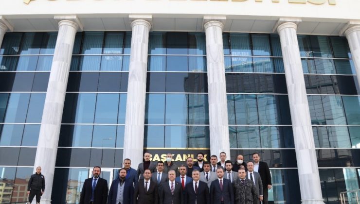 MHP Genel Başkan Yardımcısı Sadir Durmaz, Belediye Başkanımız Av. Baki Demirbaş’a ziyarette bulundu.